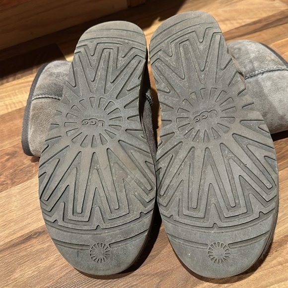 Grey Ugg boots classic short II - Picture 5 of 6